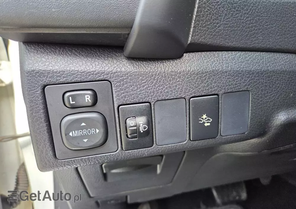 TOYOTA Auris 1.8 VVT-i Hybrid Automatik Touring Sports Edition