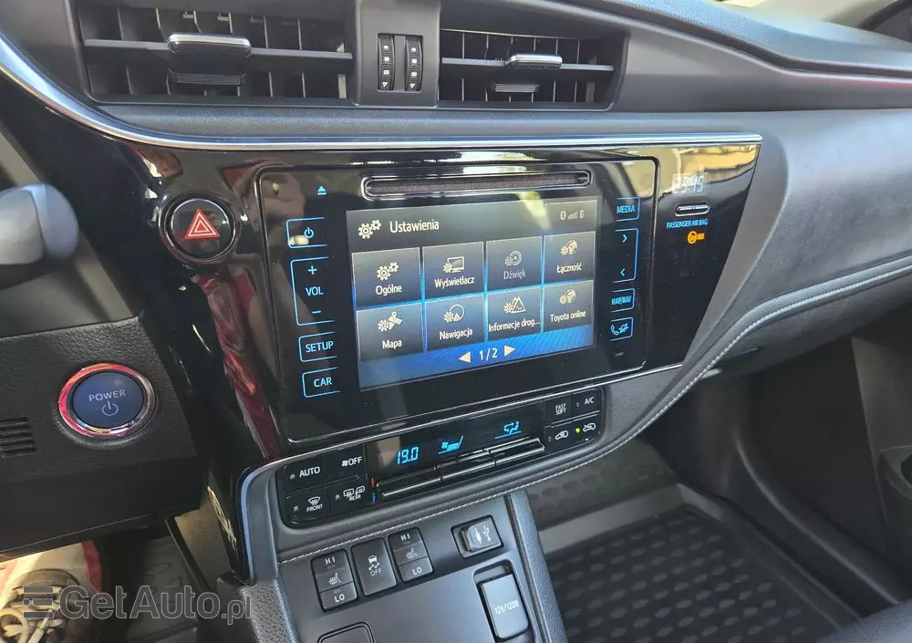 TOYOTA Auris 1.8 VVT-i Hybrid Automatik Touring Sports Edition