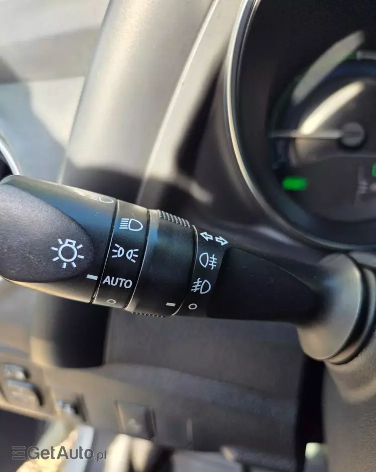 TOYOTA Auris 1.8 VVT-i Hybrid Automatik Touring Sports Edition