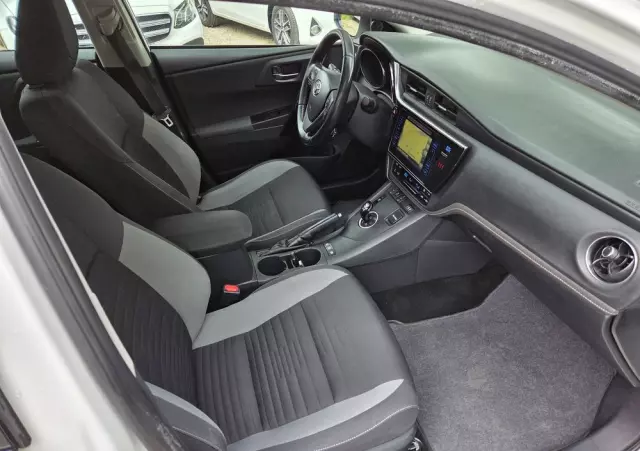 TOYOTA Auris 1.8 VVT-i Hybrid Automatik Touring Sports Edition