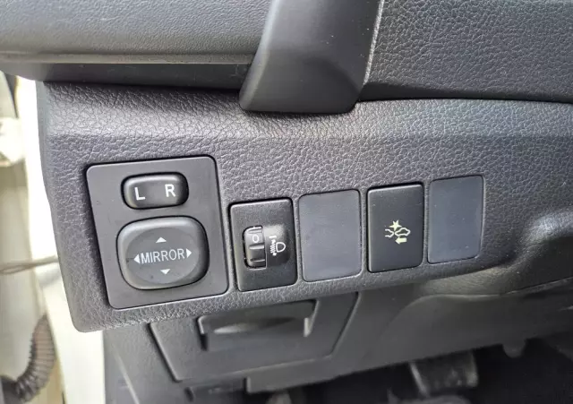 TOYOTA Auris 1.8 VVT-i Hybrid Automatik Touring Sports Edition