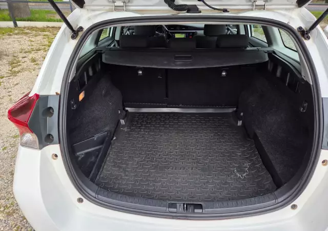 TOYOTA Auris 1.8 VVT-i Hybrid Automatik Touring Sports Edition