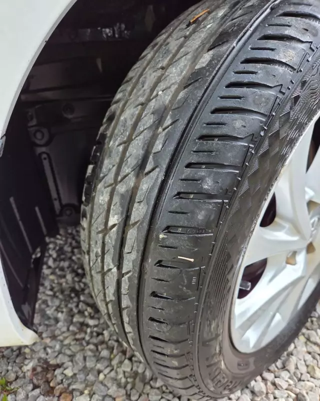 TOYOTA Auris 1.8 VVT-i Hybrid Automatik Touring Sports Edition