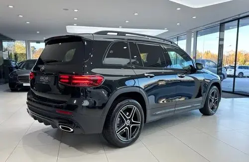 MERCEDES-BENZ GLB 