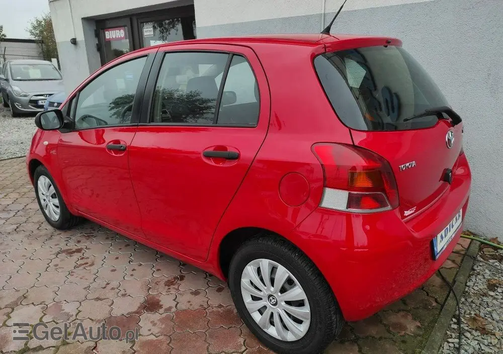 TOYOTA Yaris 