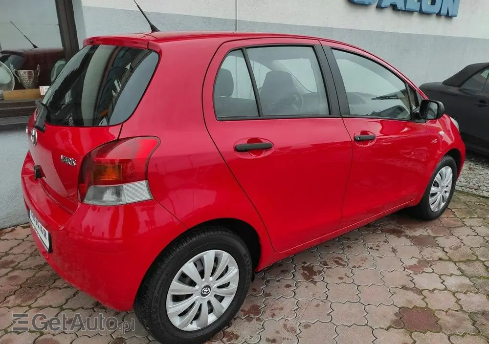 TOYOTA Yaris 