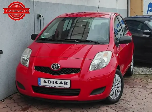 TOYOTA Yaris 