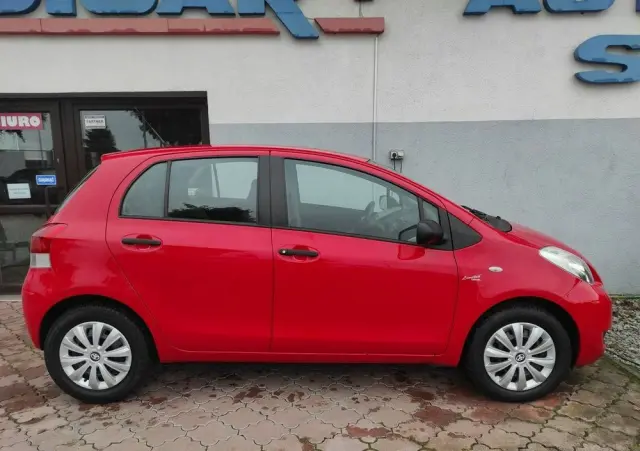 TOYOTA Yaris 