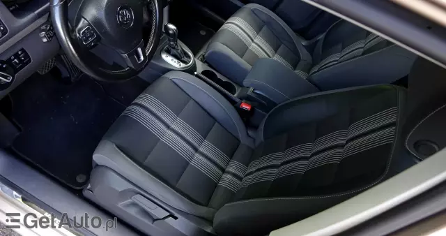 VOLKSWAGEN Touran 1.6 TDI DPF BlueMotion Technology DSG MATCH