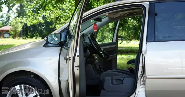 VOLKSWAGEN Touran 1.6 TDI DPF BlueMotion Technology DSG MATCH