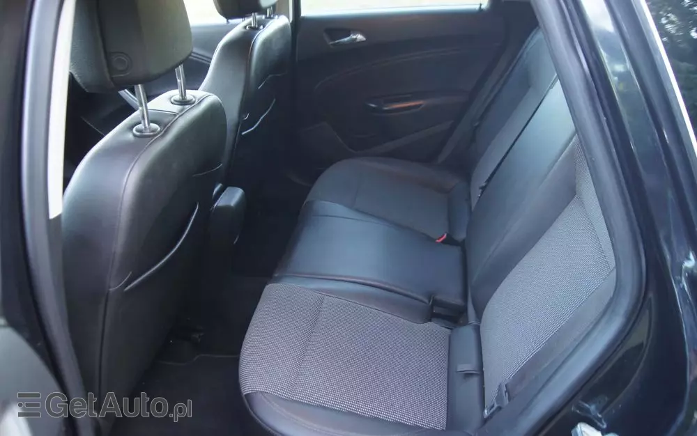 OPEL Astra 1.7 CDTI DPF Cosmo