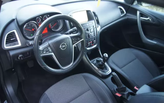 OPEL Astra 1.7 CDTI DPF Cosmo