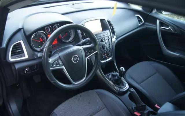 OPEL Astra 1.7 CDTI DPF Cosmo