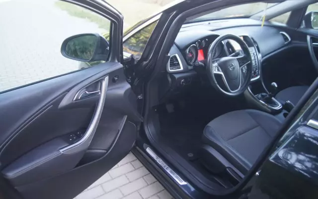 OPEL Astra 1.7 CDTI DPF Cosmo