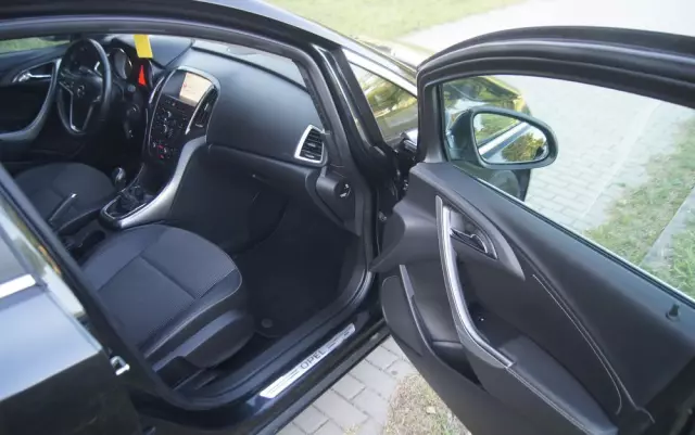 OPEL Astra 1.7 CDTI DPF Cosmo