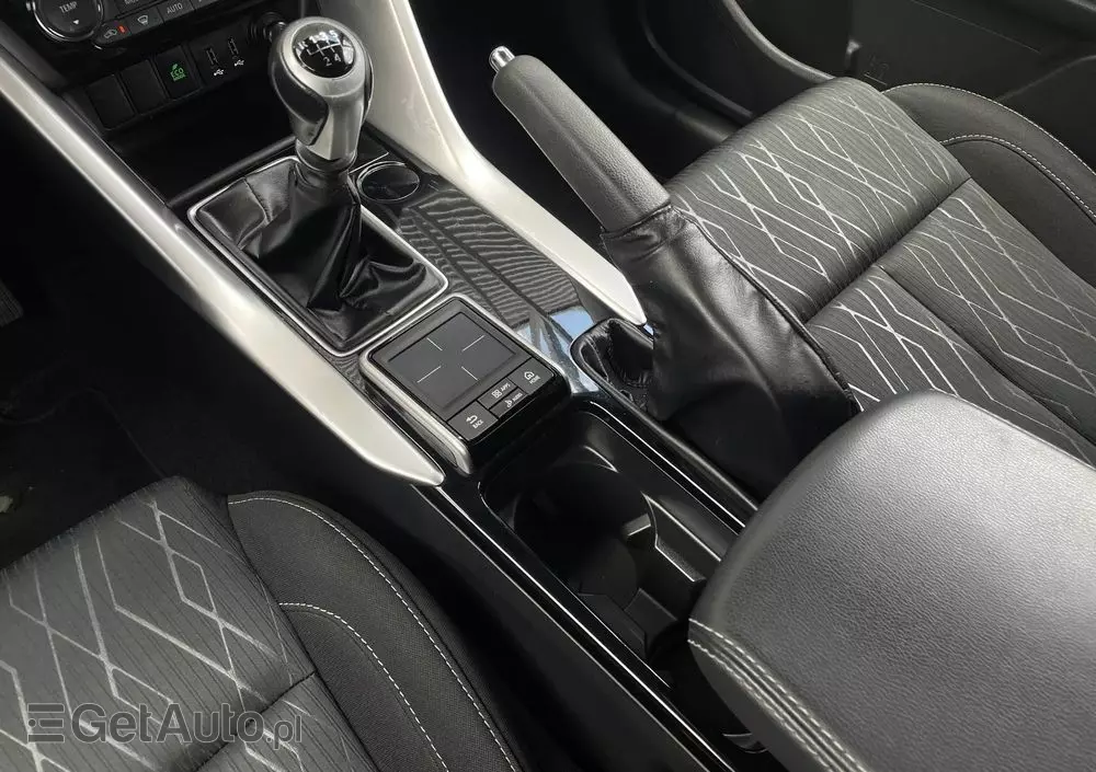 MITSUBISHI Eclipse Cross 1.5 T-MIVEC (ClearTec) 2WD Active