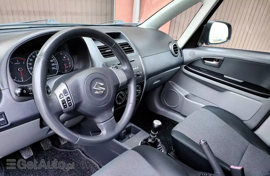 SUZUKI SX4 