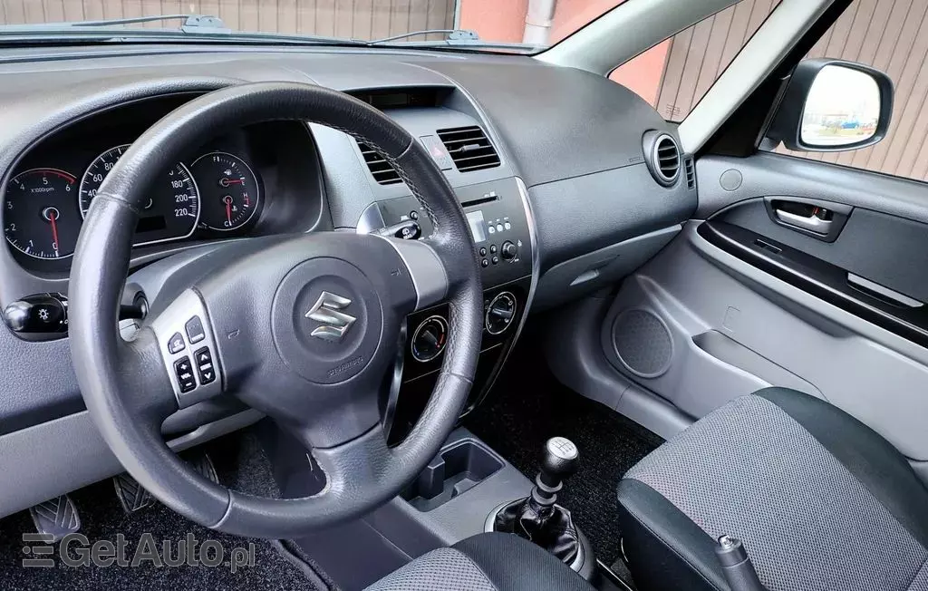 SUZUKI SX4 