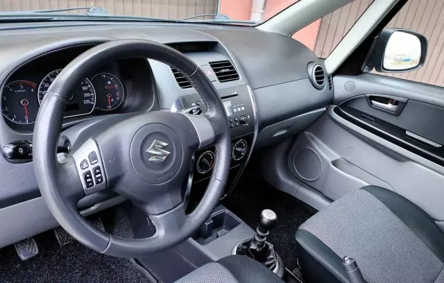 SUZUKI SX4 