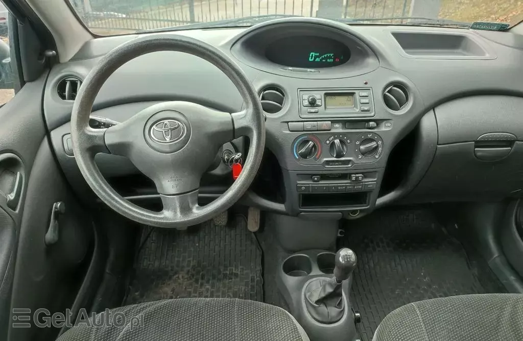 TOYOTA Yaris 