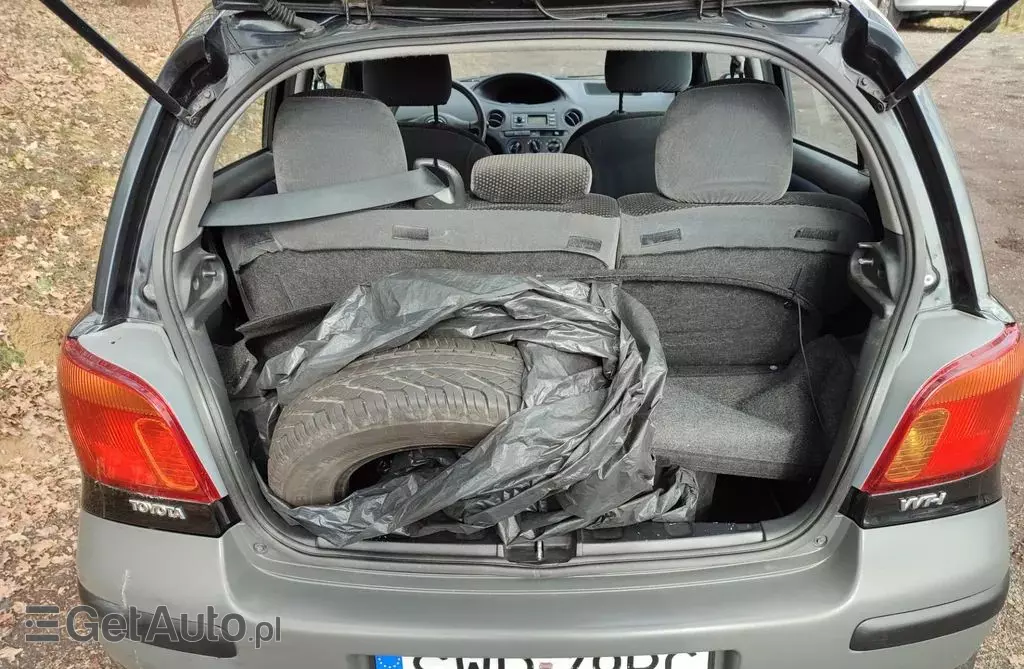 TOYOTA Yaris 