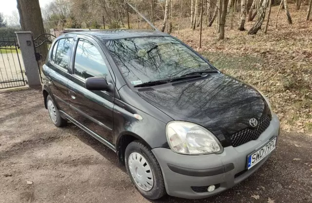 TOYOTA Yaris 