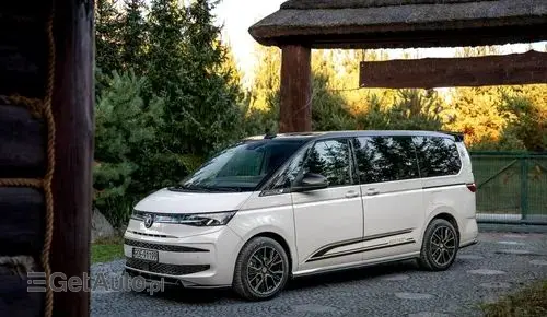 VOLKSWAGEN Multivan 