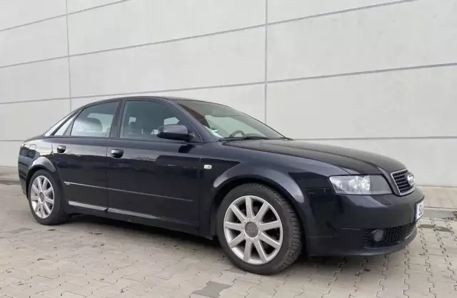 AUDI A4 