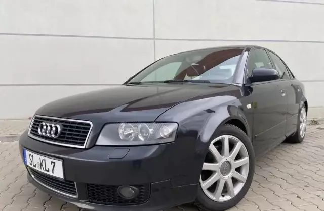 AUDI A4 