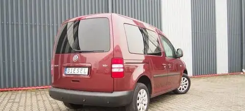 VOLKSWAGEN Caddy 
