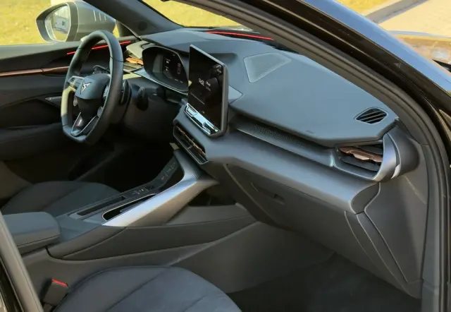 CUPRA Terramar 1.5 eTSI DSG Tribe Edition