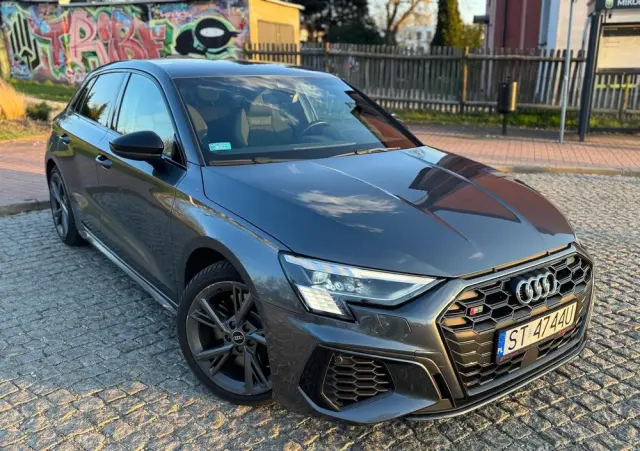 AUDI S3 