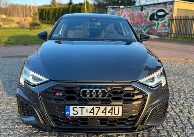 AUDI S3 