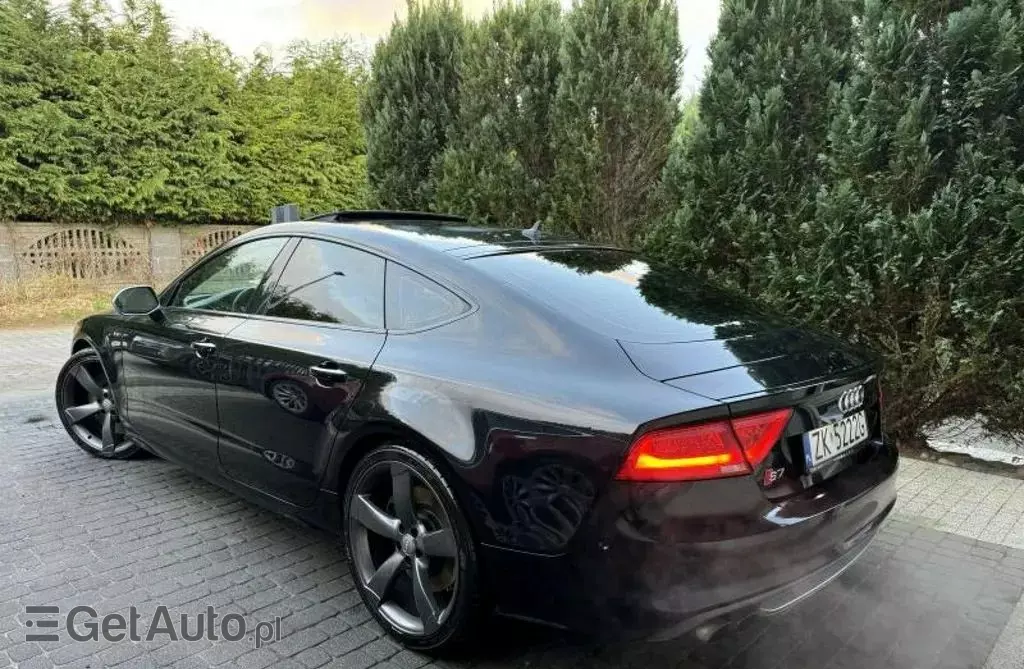 AUDI S7 