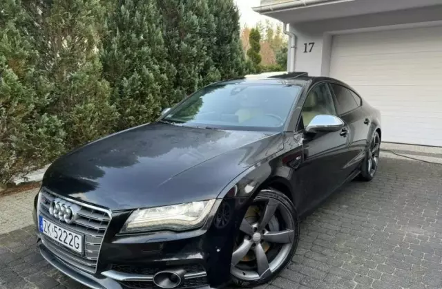 AUDI S7 