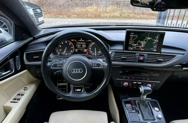 AUDI S7 