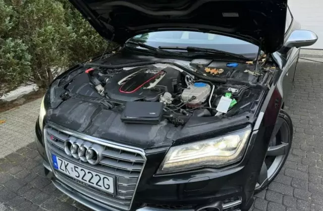 AUDI S7 