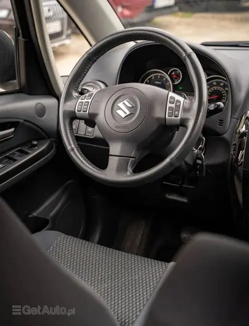 SUZUKI SX4 