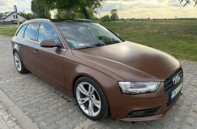 AUDI A4 