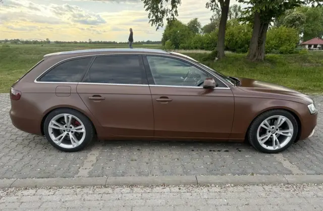 AUDI A4 