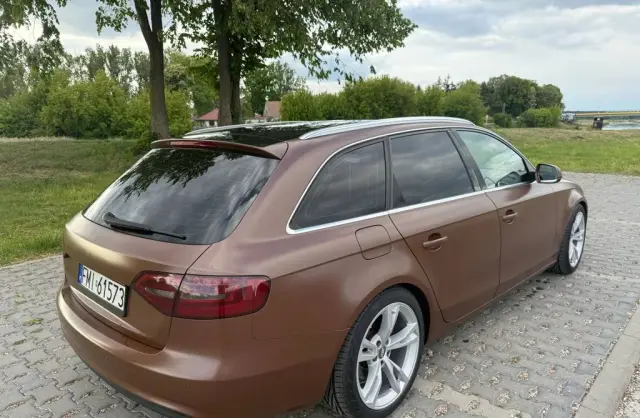 AUDI A4 