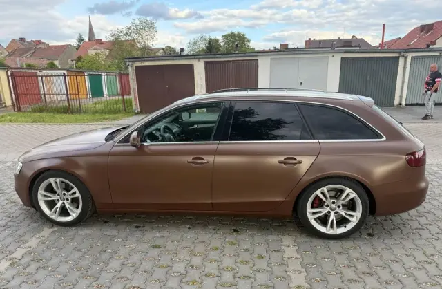 AUDI A4 