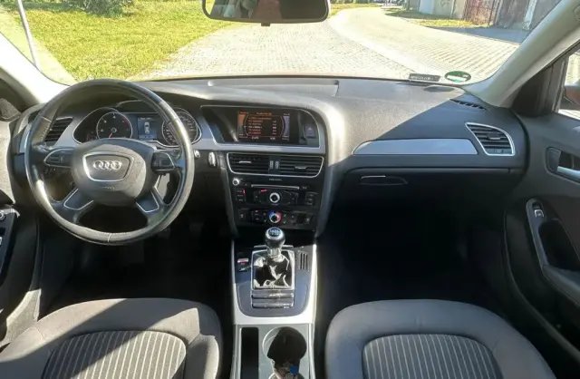 AUDI A4 