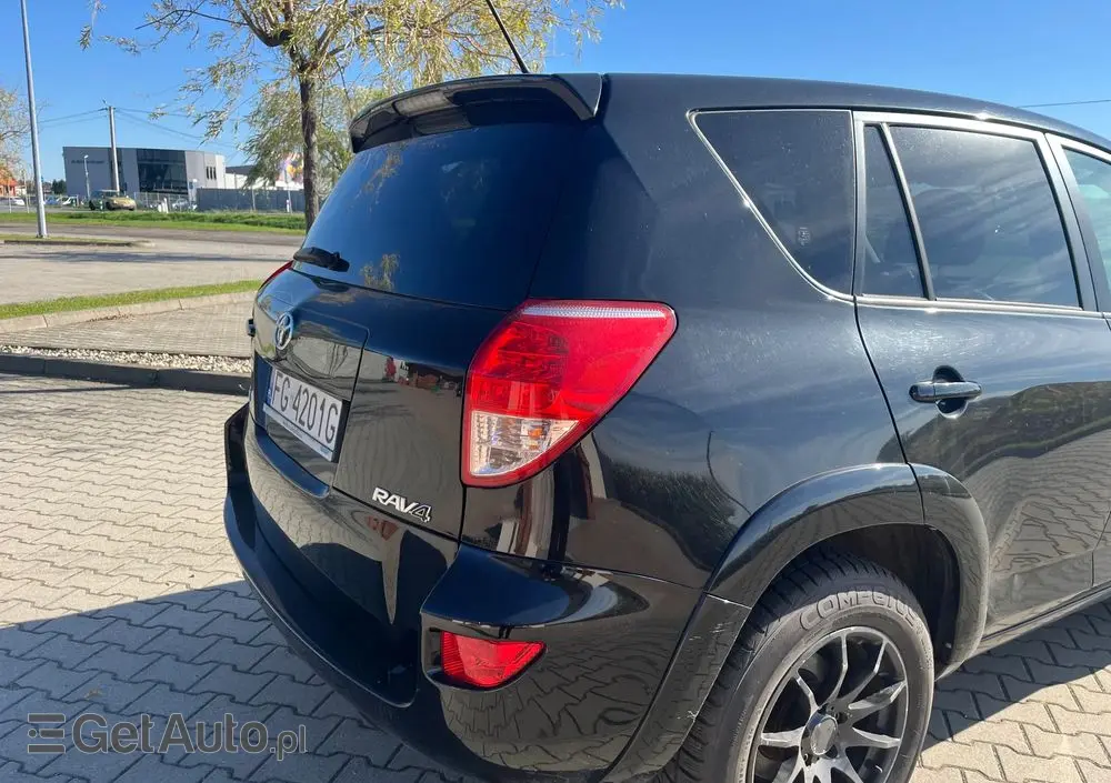 TOYOTA RAV4 2.2 D-4D X