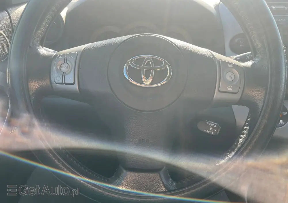 TOYOTA RAV4 2.2 D-4D X