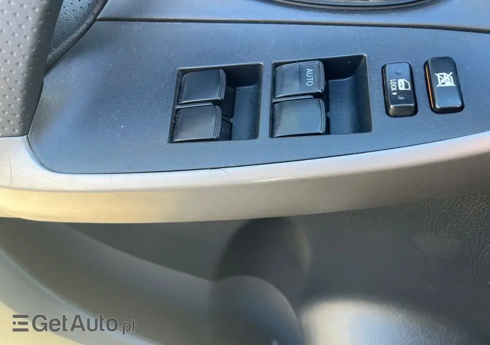 TOYOTA RAV4 2.2 D-4D X