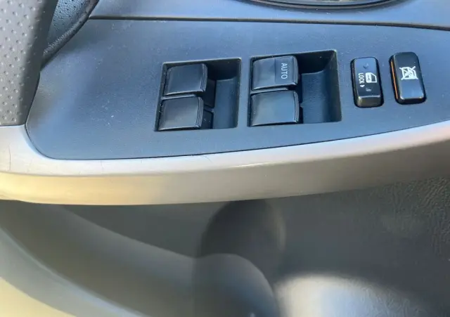 TOYOTA RAV4 2.2 D-4D X