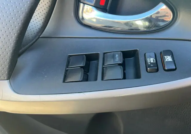 TOYOTA RAV4 2.2 D-4D X