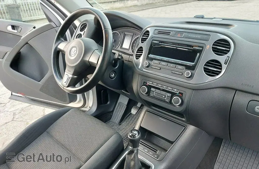 VOLKSWAGEN Tiguan 