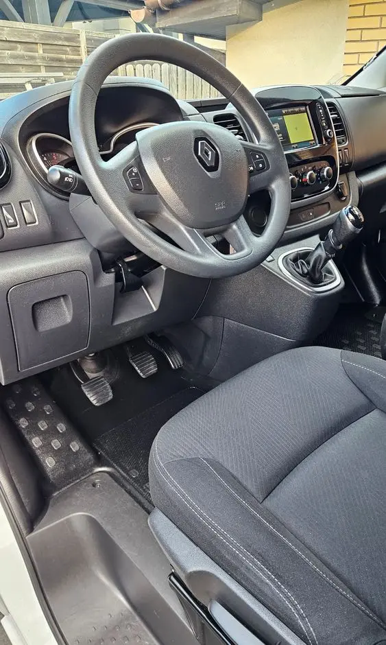RENAULT TRAFIC 